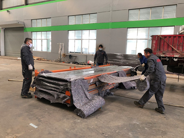 4399在线电影免费高清 江西鹰潭公交候车亭	