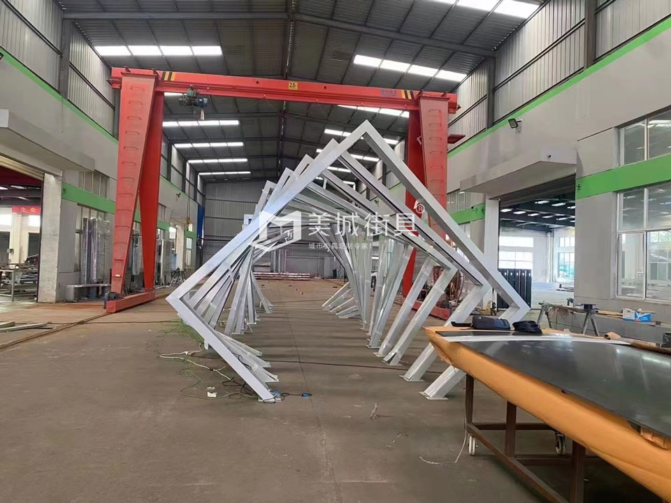 4399在线视频免费观看 2023.9.19美城街具供应百度自动驾驶公交站台发货记录